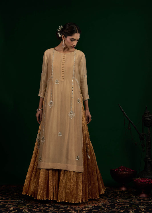 Chand Kurta with Crush Maxi Set - Beige & Gold