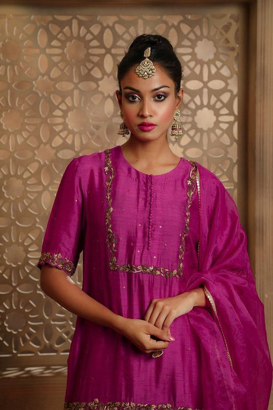 Magenta Noor Gota Garara Set
