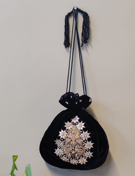 Black Emb Potli