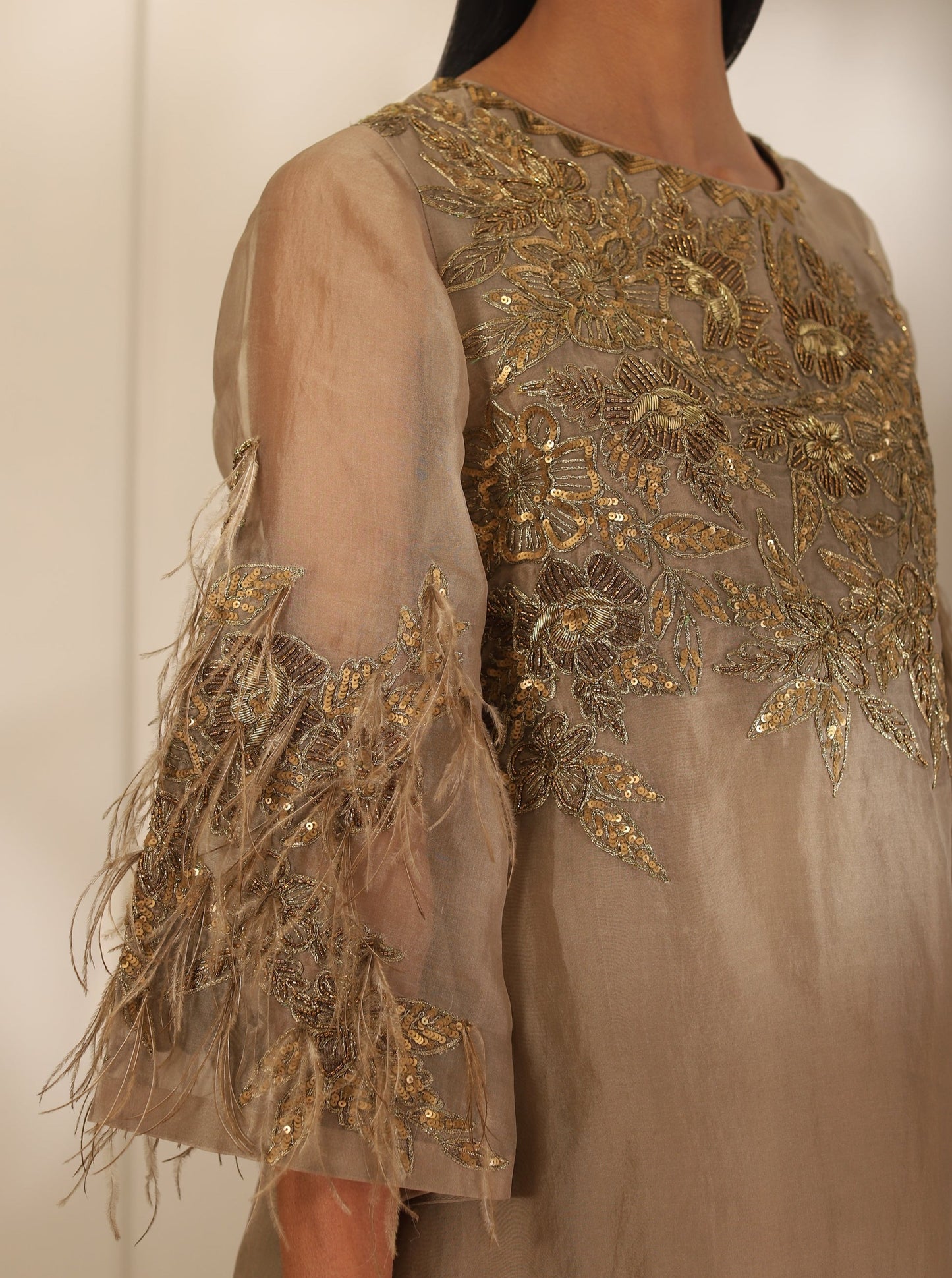 Sand Feather Applique Suit Set
