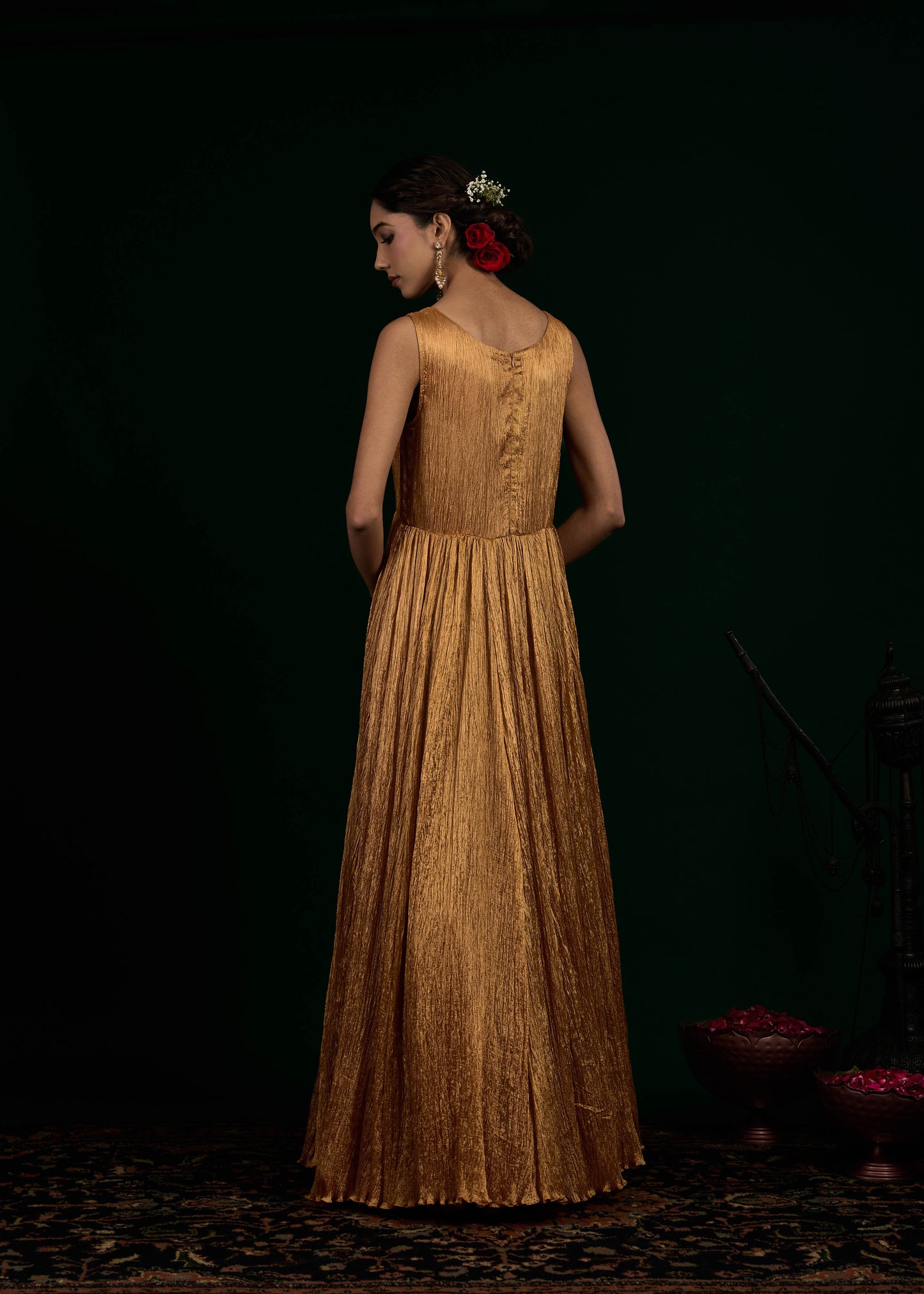 Chand Kurta with Crush Maxi Set - Beige & Gold
